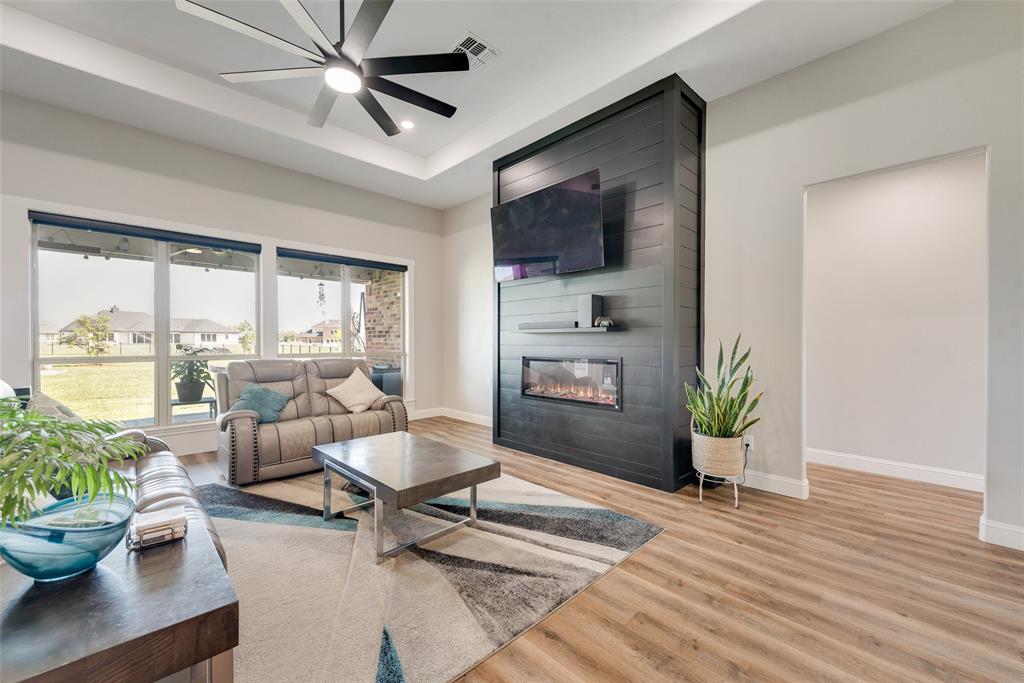 1044 Encino Court