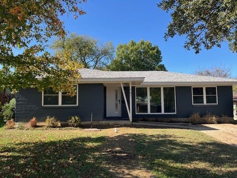 Photo of 741 NW 14th Street, Grand Prairie, TX 75050 (MLS # 21335259)