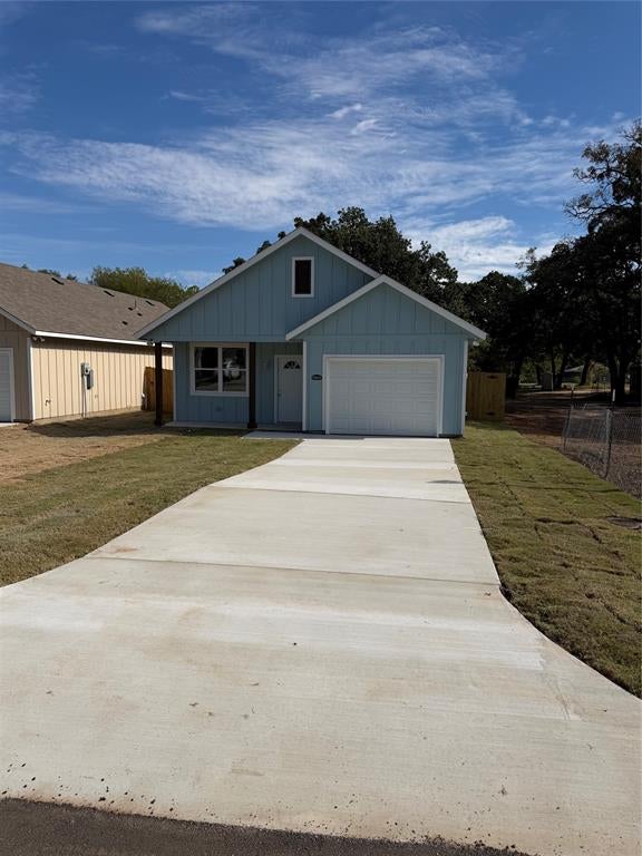 1604 Smoke Tree Lane