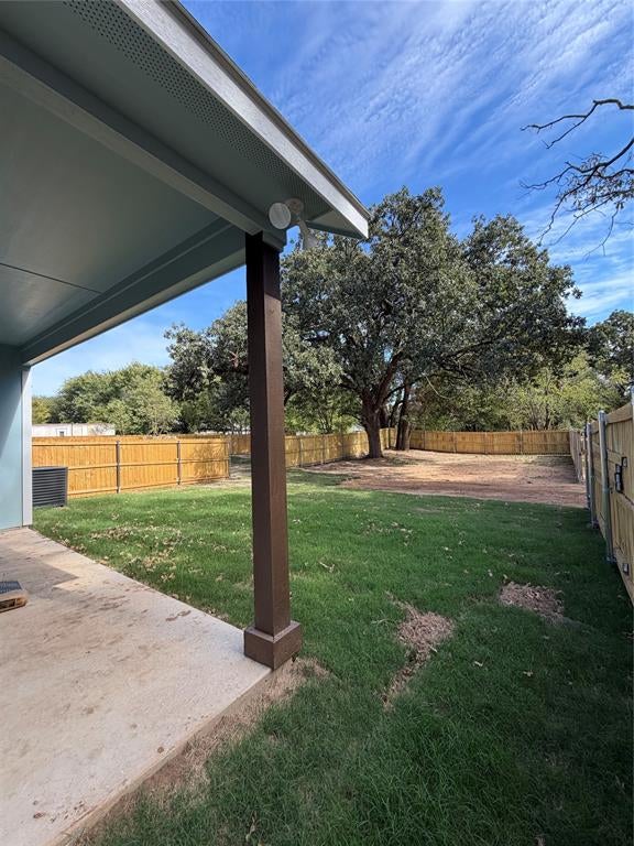 1604 Smoke Tree Lane