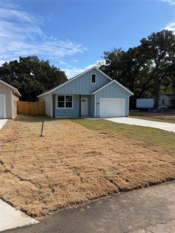 1604 Smoke Tree Lane