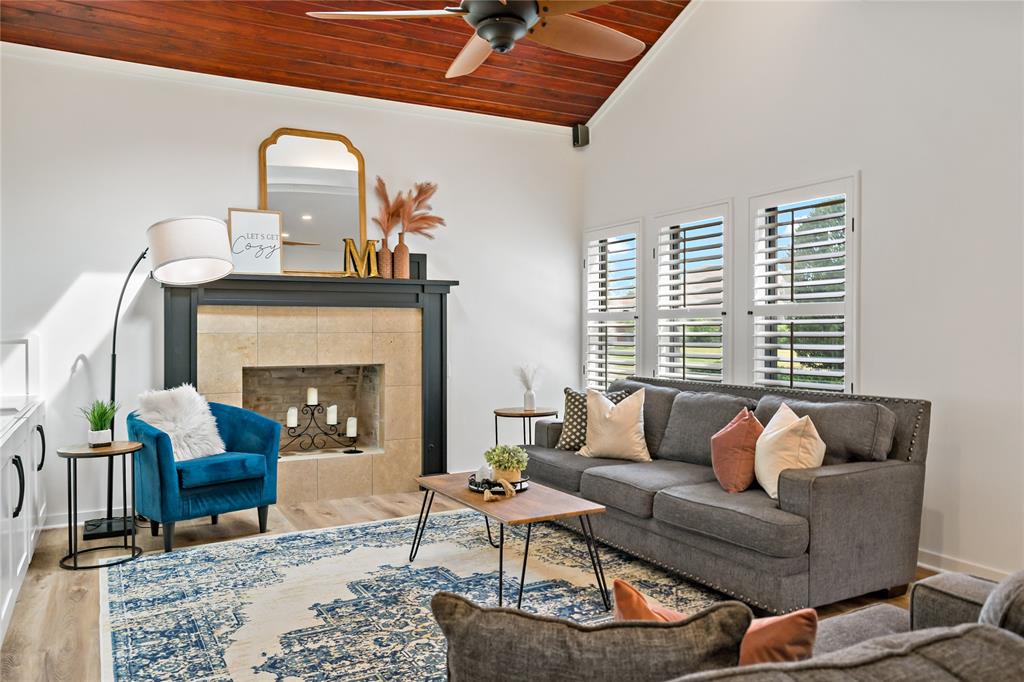 2812 Deep Valley Trail