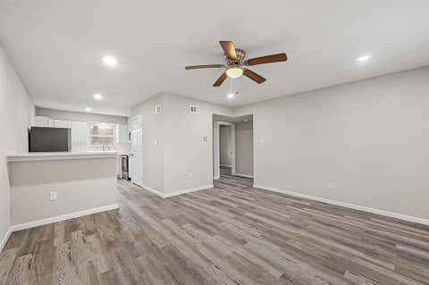Photo of 500 Us-75 N #27, Van Alstyne, TX 75495 (MLS # 21311075)