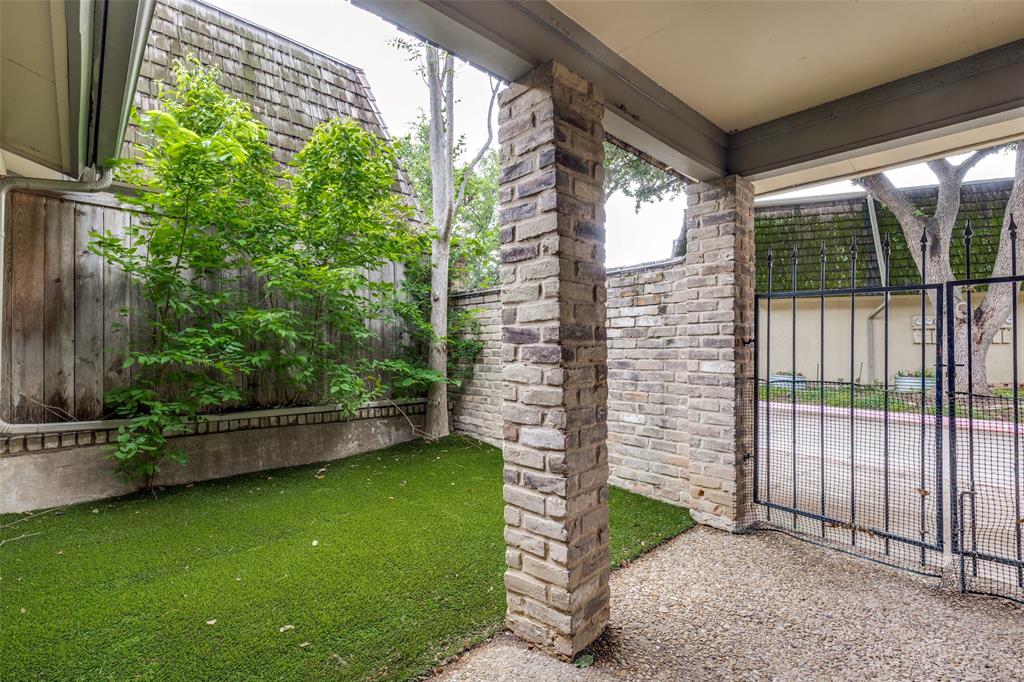 Park Lane Place Twnhm Condo - Residential
