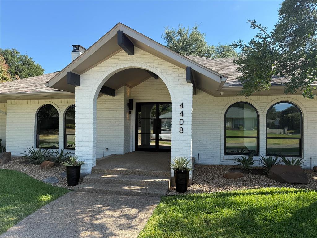 4408 Forest Bend