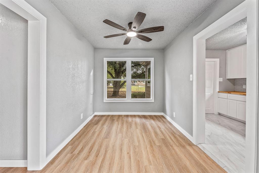 304 W Railroad Avenue