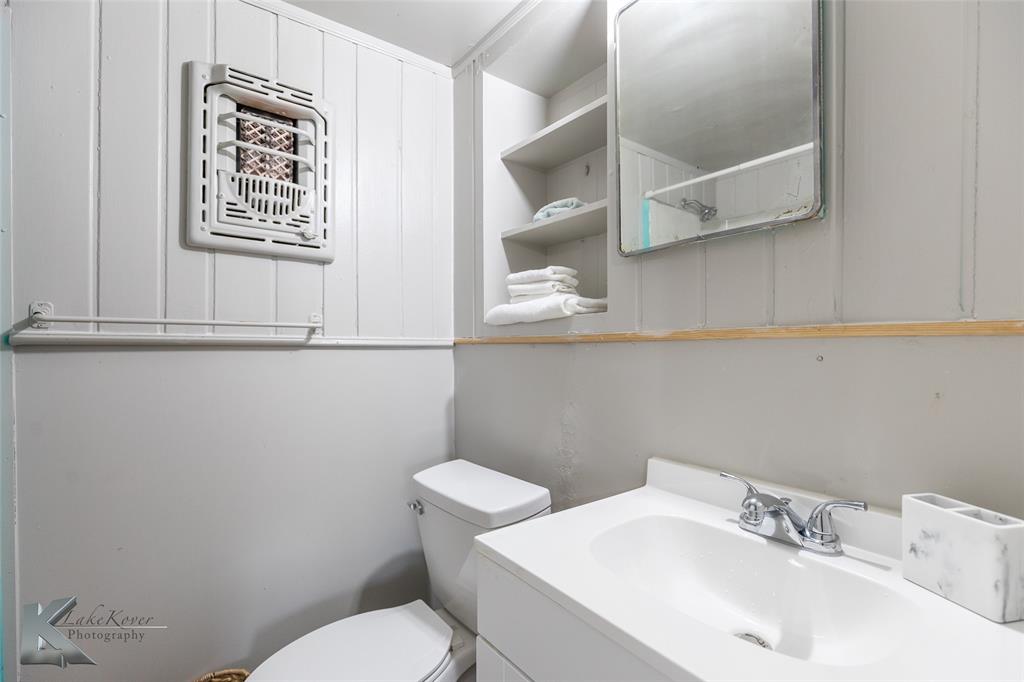 SAYLES FP(E OF WILLIS),AE POOL,OLA EPLEY,HILLBURN - Residential Lease