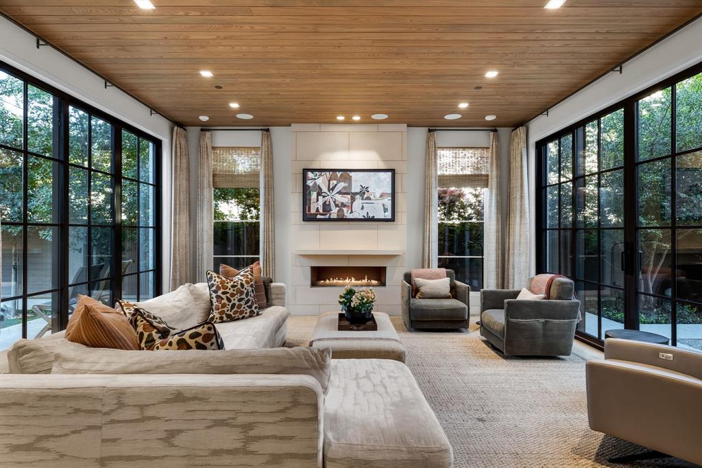 HIGHLAND PARK 4TH INST - Residential