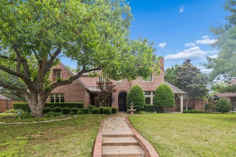 Photo of 1904 Cresson Drive, Southlake, TX 76092 (MLS # 21255379)