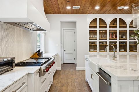 Tiny photo for 3548 McFarlin Boulevard, University Park, TX 75205 (MLS # 21052398)