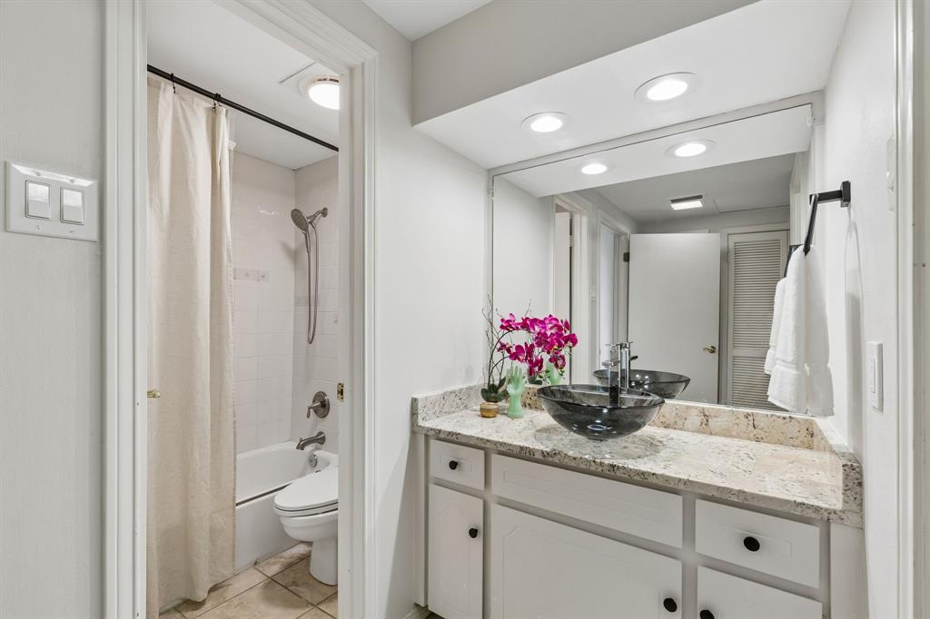 Park Place Twnhms Condo - Residential