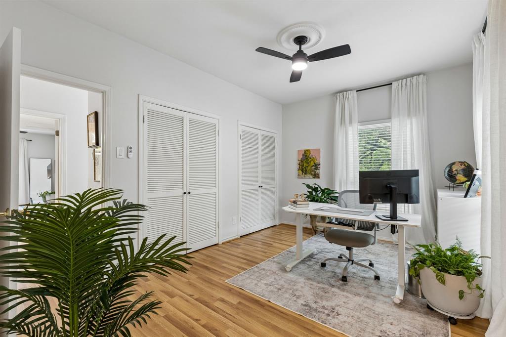 Park Place Twnhms Condo - Residential