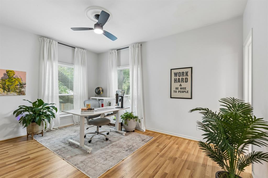 Park Place Twnhms Condo - Residential