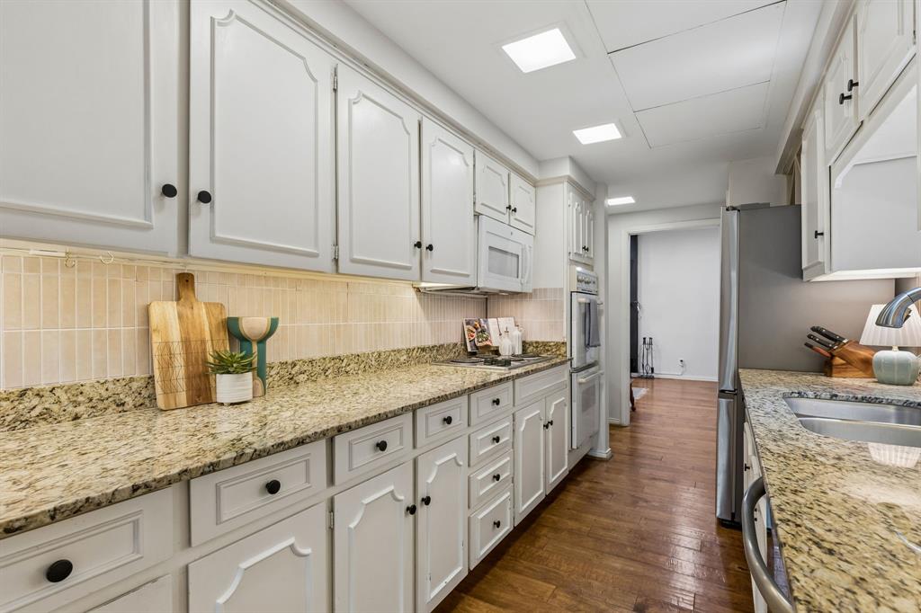 Park Place Twnhms Condo - Residential