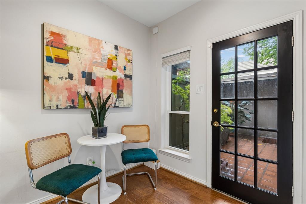 Park Place Twnhms Condo - Residential