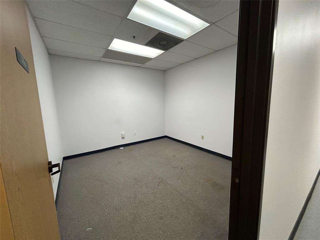 none - Commercial Lease