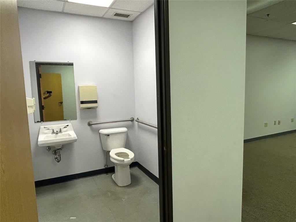 none - Commercial Lease