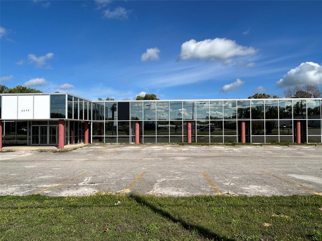 none - Commercial Lease