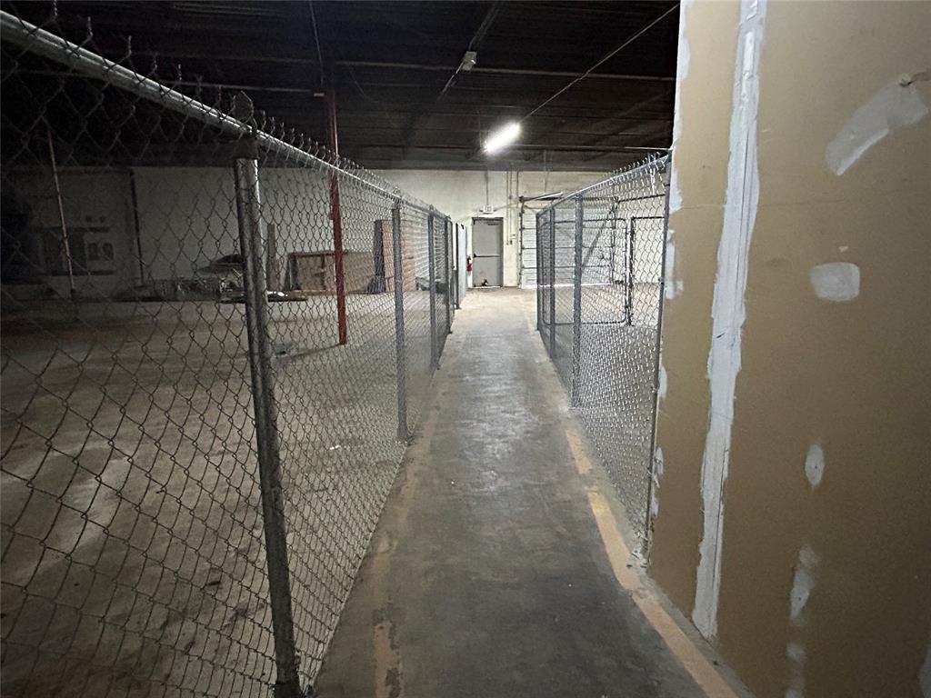 none - Commercial Lease