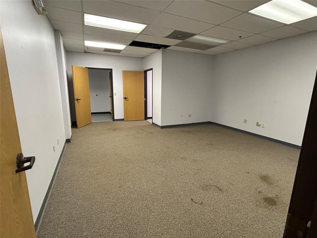 none - Commercial Lease