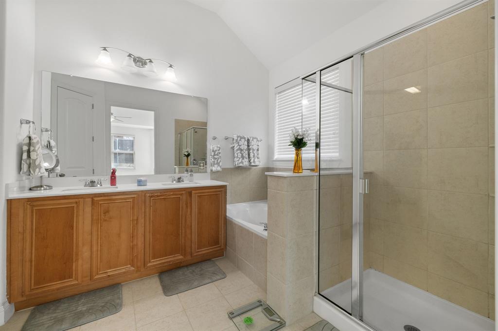 Vineyards Ph 2, The - Residential