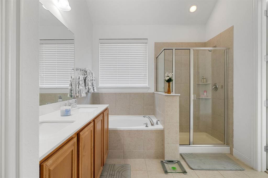 Vineyards Ph 2, The - Residential