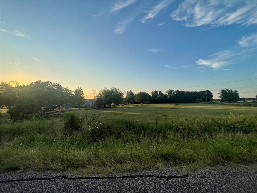 Come build your dream home on this 1.4 acre property that sits in a quiet country setting. Mobile Home and Barndominium welcome. Great location on a corner lot in rapidly growing town of Rockwall. Exceptional build site on an unincorporated lot in an idyllic rural setting with easy access to 
Fate, Royse City, and Lavon all offer a variety of city amenities within a quick 15-minute drive. Just 32 miles to Dallas and 22 miles to Greenville via I-30. Highway 78 is within 10 minutes as well.
Enjoy amazing sunsets, all while being a short drive to major retail, restaurants, medical centers, and outstanding schools. Just 10 mins to Rockwall and its historic downtown featuring fine dining, shopping, entertainment, brand new major grocers.
A short 15 minute drive to local winery and vineyard and close proximity to Lake Lavon! Come see all this area has to offer and let your imagination run wild with this canvas under the starry skies of Texas! Survey available. No owner financing.