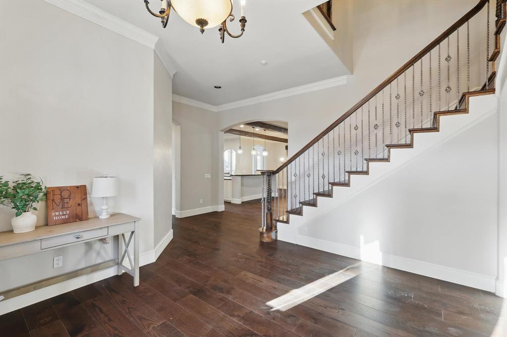 1014 Oak Tree Drive