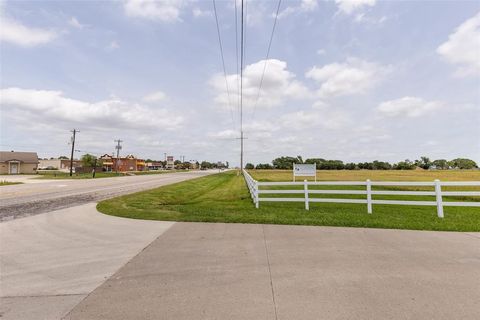 Tiny photo for 1001 S Highway 377, Pilot Point, TX 76258 (MLS # 20075085)