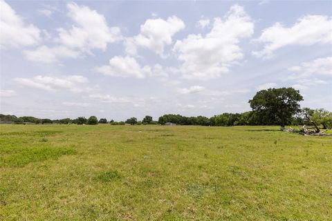 Tiny photo for 1001 S Highway 377, Pilot Point, TX 76258 (MLS # 20075085)