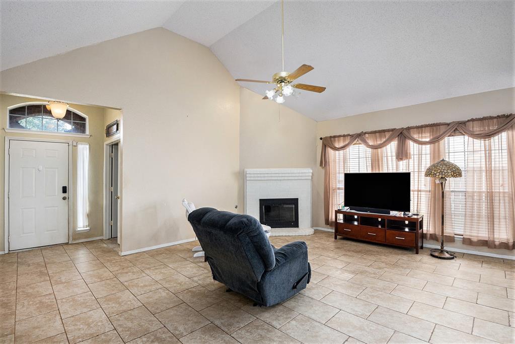 4816 Grainger Trail