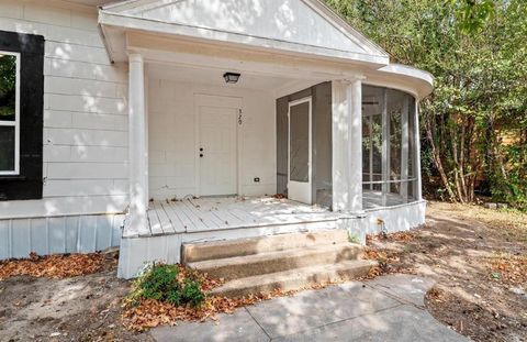 A home in Bonham