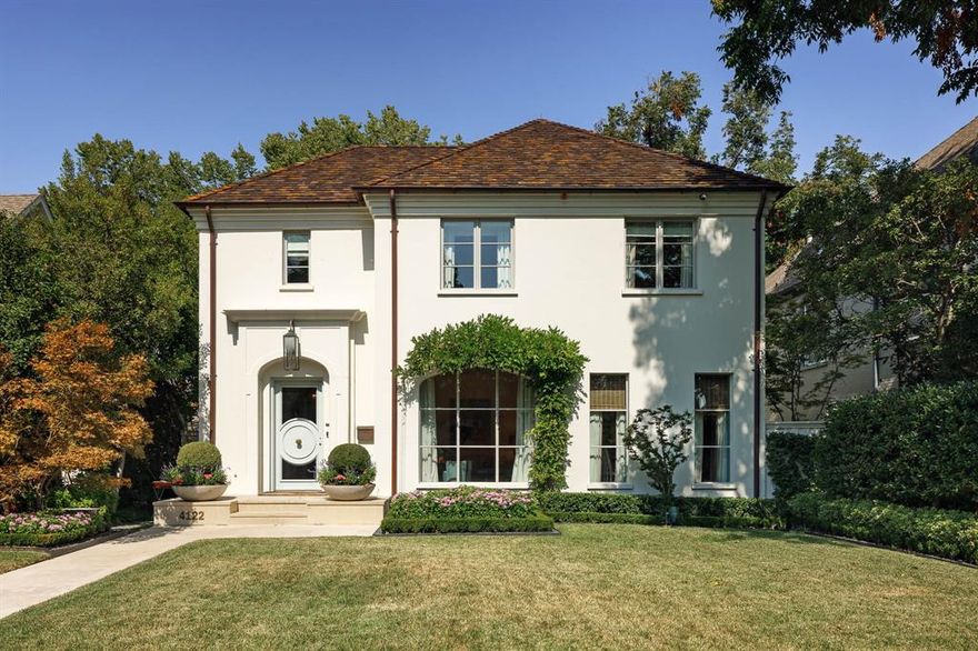 Step into an exceptional home blending clean lines with timeless elegance, just a short stroll to Highland Park Village and Bradfield Elementary. This 4-bedroom, 6.1-bath custom build, crafted by Cy Barcus Jr., stands out with quality construction and designer finishes. The light-filled floor plan showcases the seller’s attention to detail, featuring a large kitchen designed for entertaining, complete with high-end appliances, ample counter space, and a seamless flow into the living areas. A chic bar area, located just off the dining room, makes hosting effortless. The home boasts four spacious bedrooms and a large game room at the back of the house—ideal for entertainment and relaxation. The turfed backyard features a covered patio, perfect for outdoor entertaining, and a dedicated grilling area for al fresco dining. The basement includes a media room, top-of-the-line projector system, full bath, and wine cellar. A rare gem in one of the most coveted locations in the Park Cities