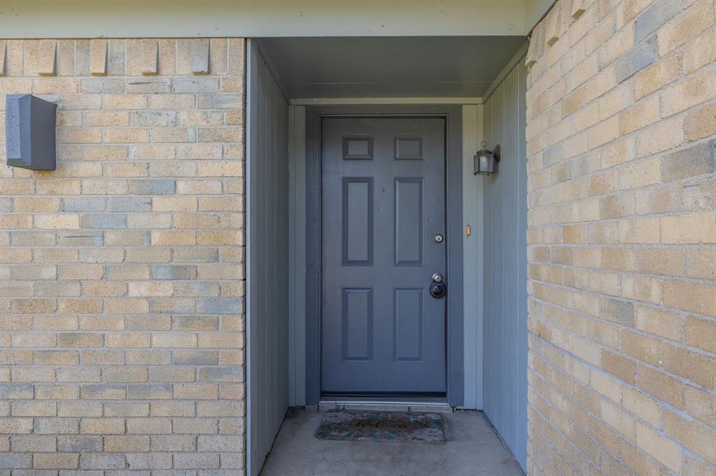 1128 Georgian Road E