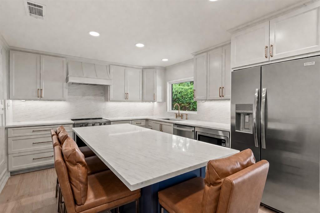 Deer Island Estate - Residential