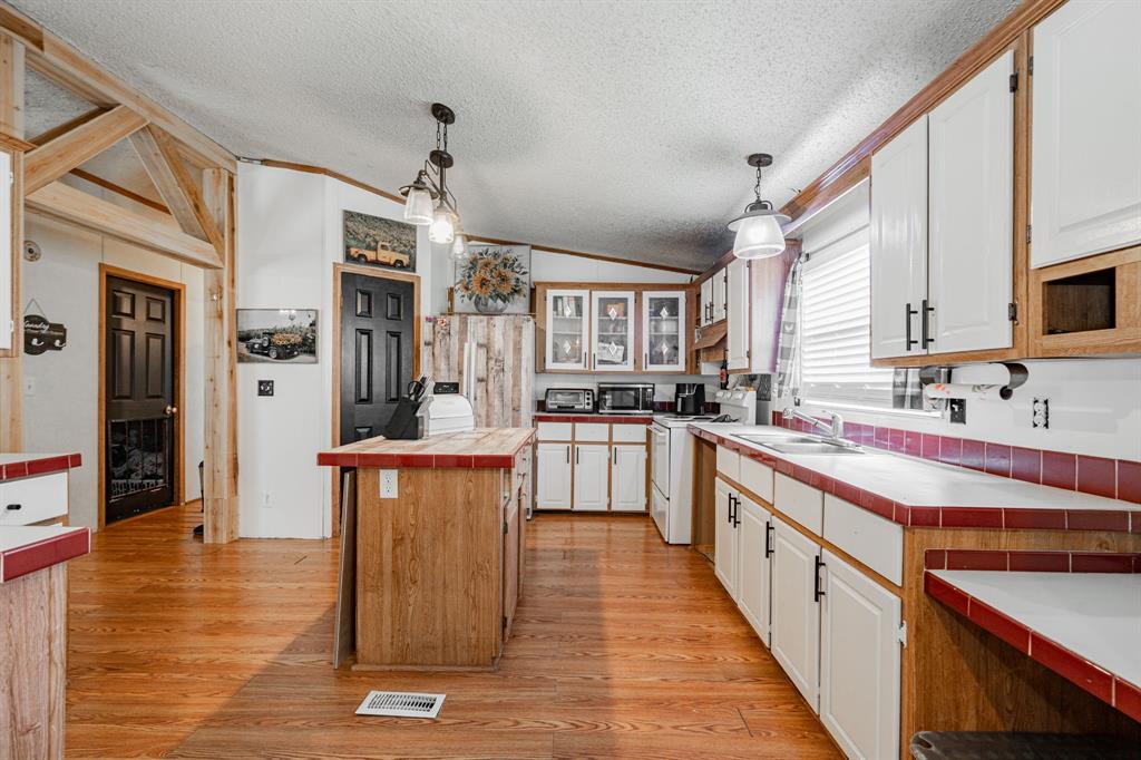 J PING SUR - Residential