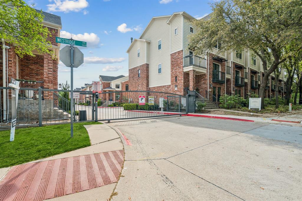 Ridglea Place - Residential