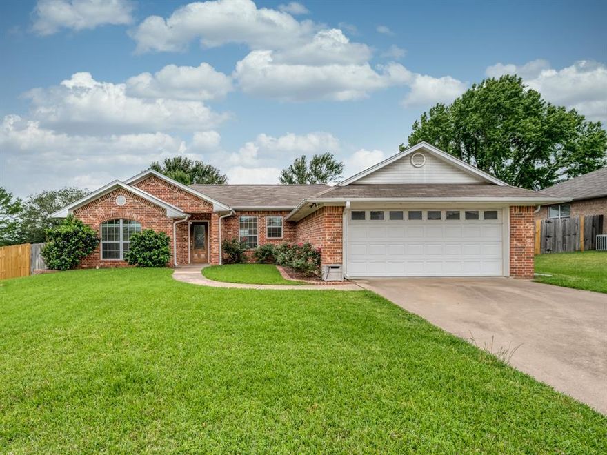 Looking for an affordable 3 bedroom, 2 bathroom? This may be your house!  Friendly neighborhood, easy drive into Tyler or to Toll 49. Lots of windows, corner fireplace, split floorpan with good sized primary suite with double vanity and garden tub. Recent updates include Exterior HVAC unit, fencing, carpet, interior paint, roof, all in 2022. New gas water heater installed in 2024. Nice large fenced backyard with a deck that provides perfect seating to enjoy the drop dead sunset view!