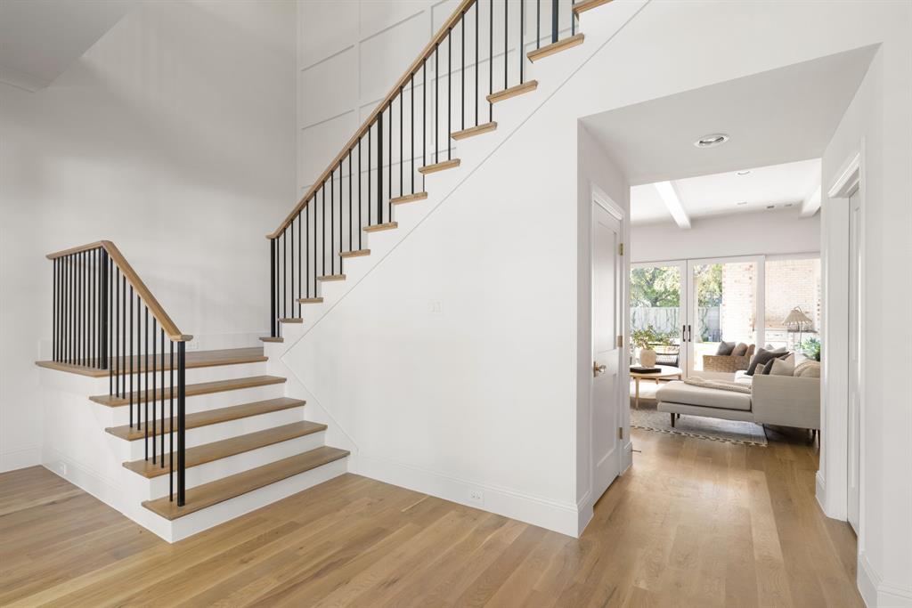 6541 Oriole Drive
