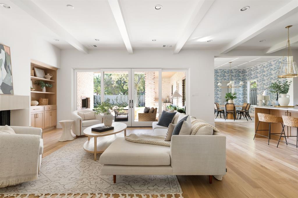 6541 Oriole Drive