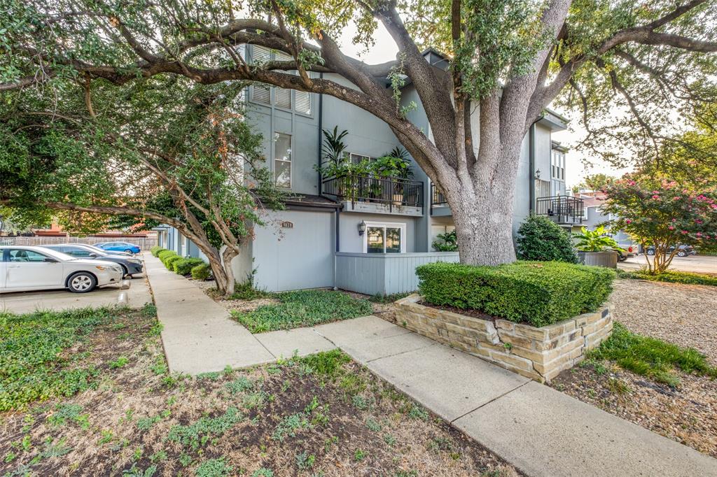 One Holland Place Condos - Residential