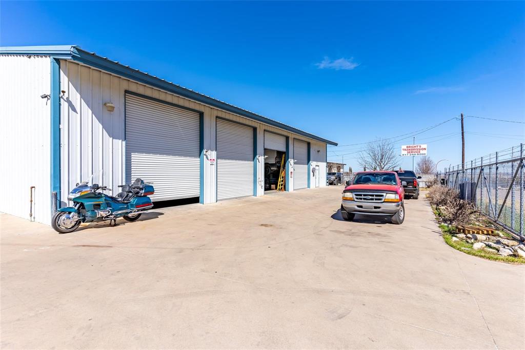 Industriplex - Commercial Sale