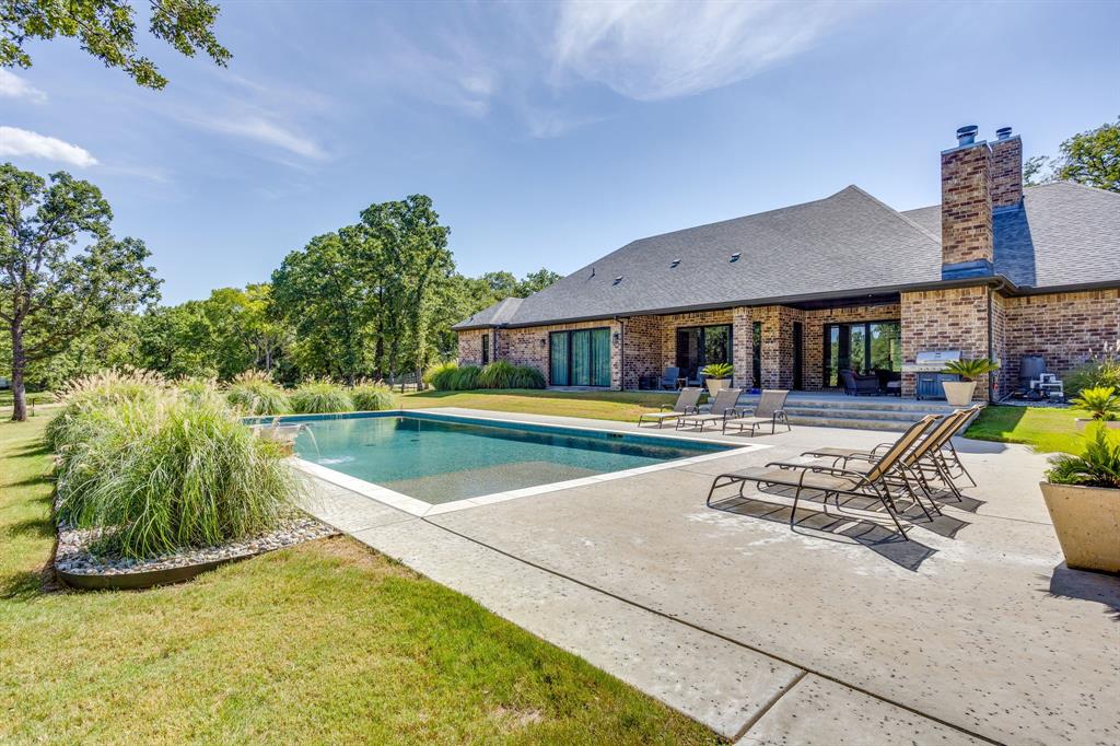 3131 Trailwood Drive E