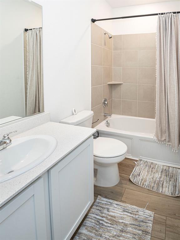 Aspen Mdws Ph I - Residential Lease