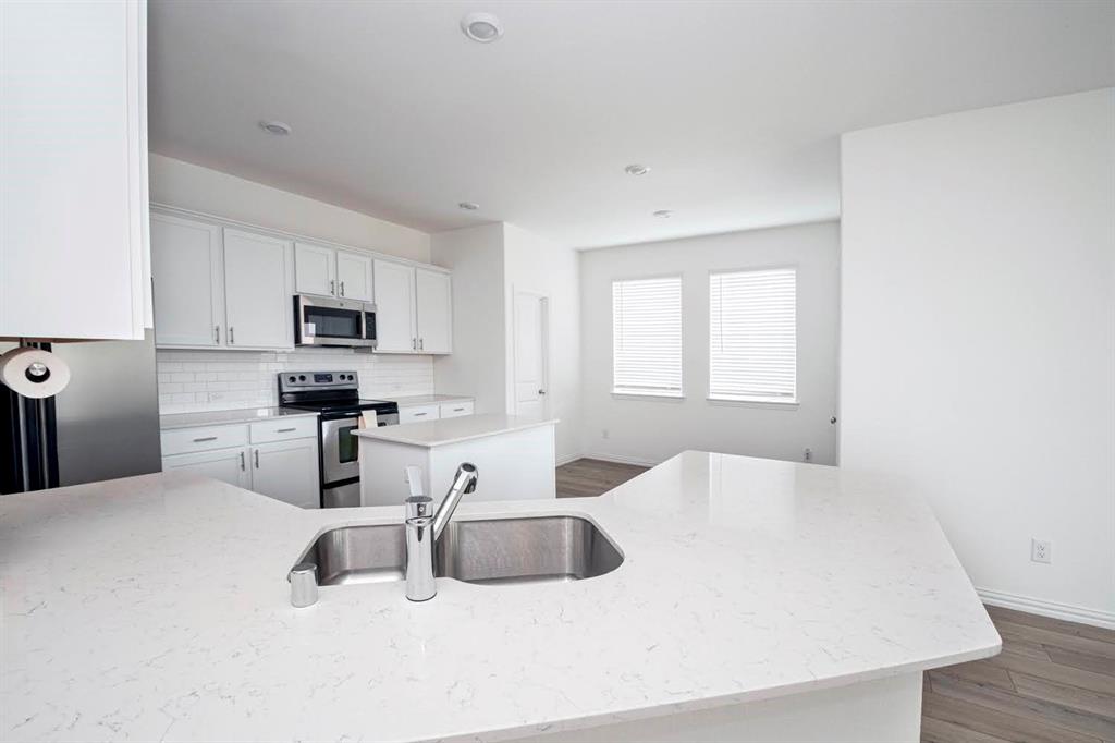 Aspen Mdws Ph I - Residential Lease