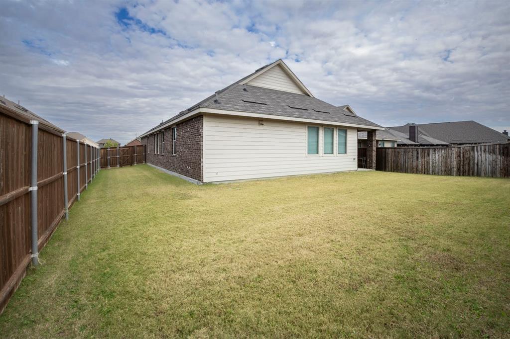 Aspen Mdws Ph I - Residential Lease