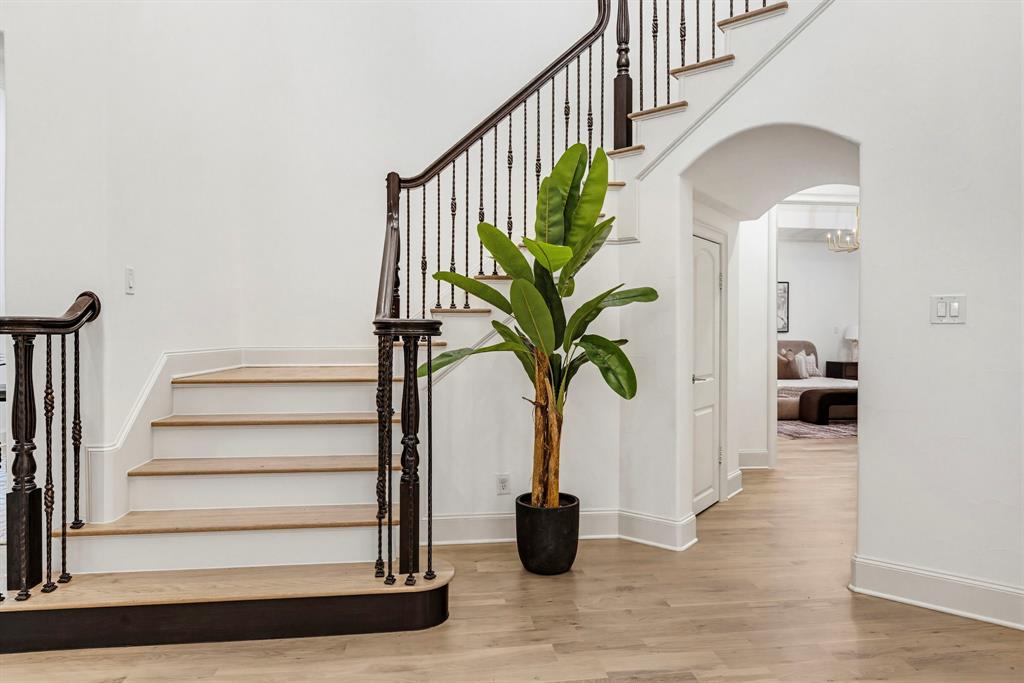 6828 Chevy Chase Avenue