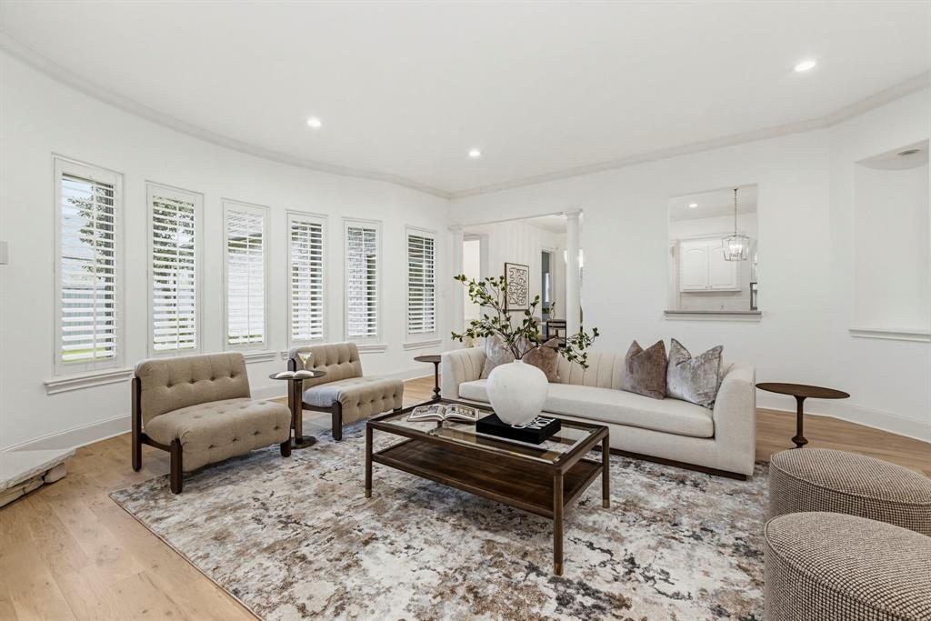 6828 Chevy Chase Avenue