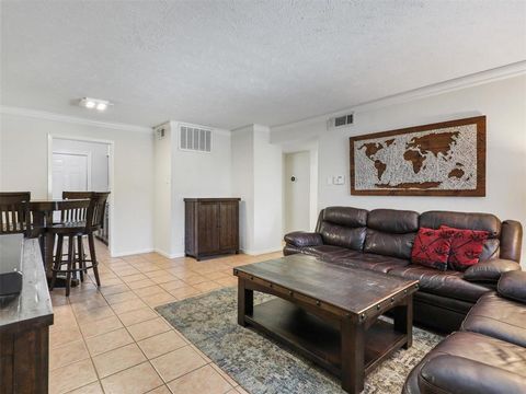 4317 Hartford Street 102 Dallas TX 75219
