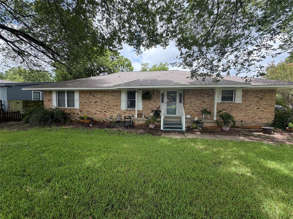 Photo 1 of 29 — 209 N 4th Street, Crandall, TX 75114